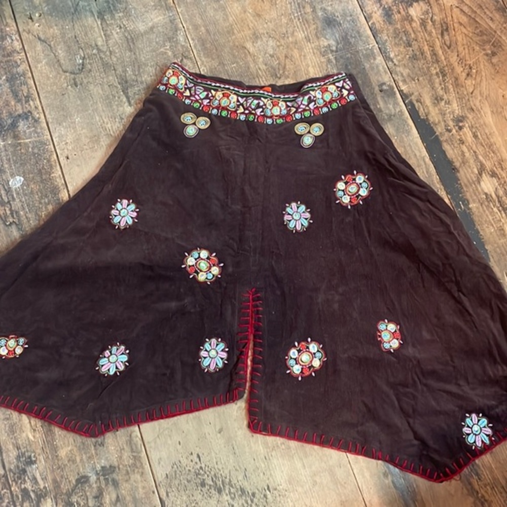 Beau Bois B Gallery Corduroy Appliqué Embellished skirt